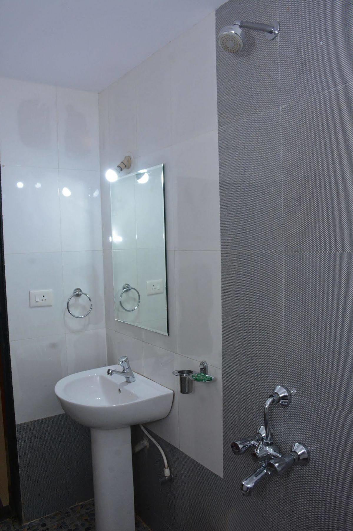 Rbr Suites Calangute Exterior foto
